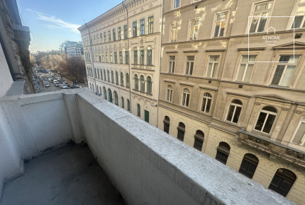 Three-bedroom apartment for rent in Budapest, District V, Lipótváros.