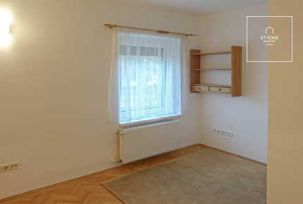 Two-storey apartment with garden connection for rent Budapest II. Szemlőhegy district