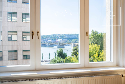 Stunning apartment with a view to the Danube river