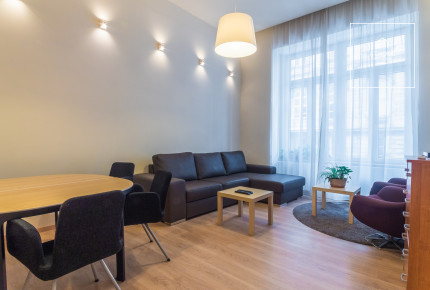 Refurbished 2-bedroom apartment for rent in downtown Budapest