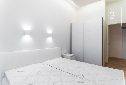 Refurbished 2-bedroom apartment for rent in downtown Budapest