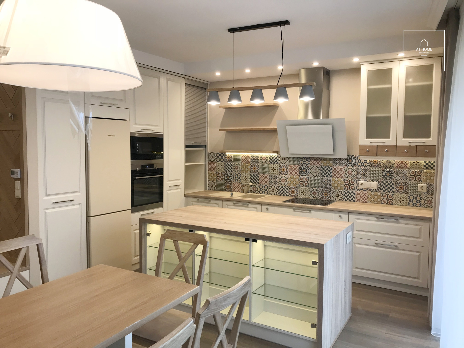 Refurbished one bedroom apartment for rent in the 2nd district