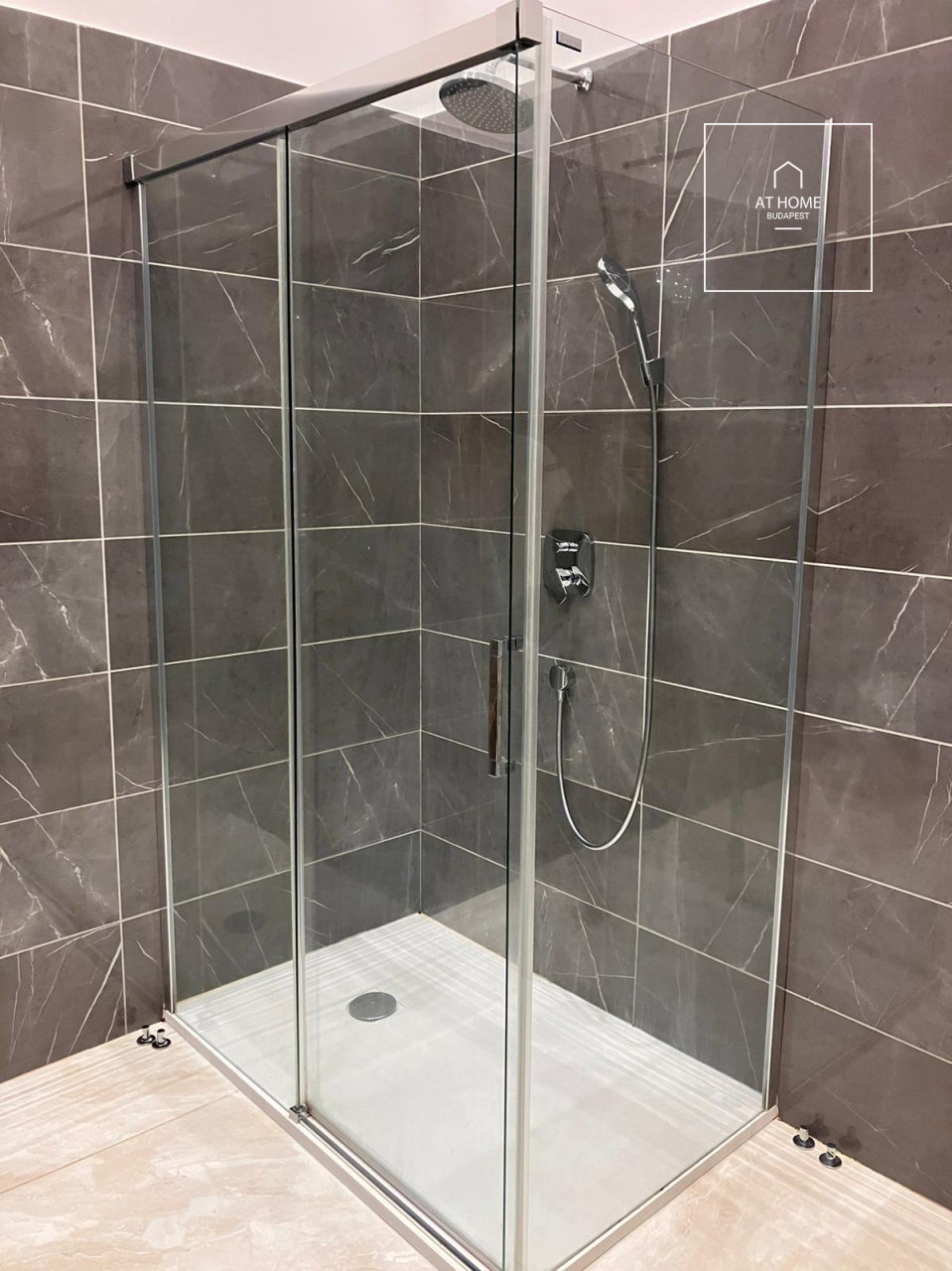 Renovated two-bedroom apartment in District I, Castle District