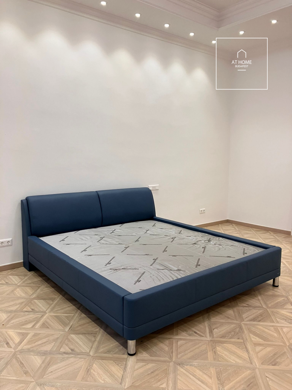 Renovated two-bedroom apartment in District I, Castle District