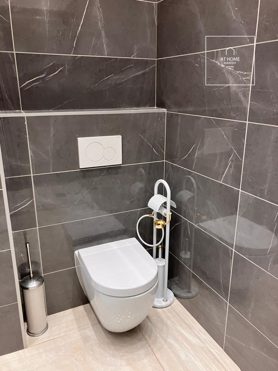 Renovated two-bedroom apartment in District I, Castle District