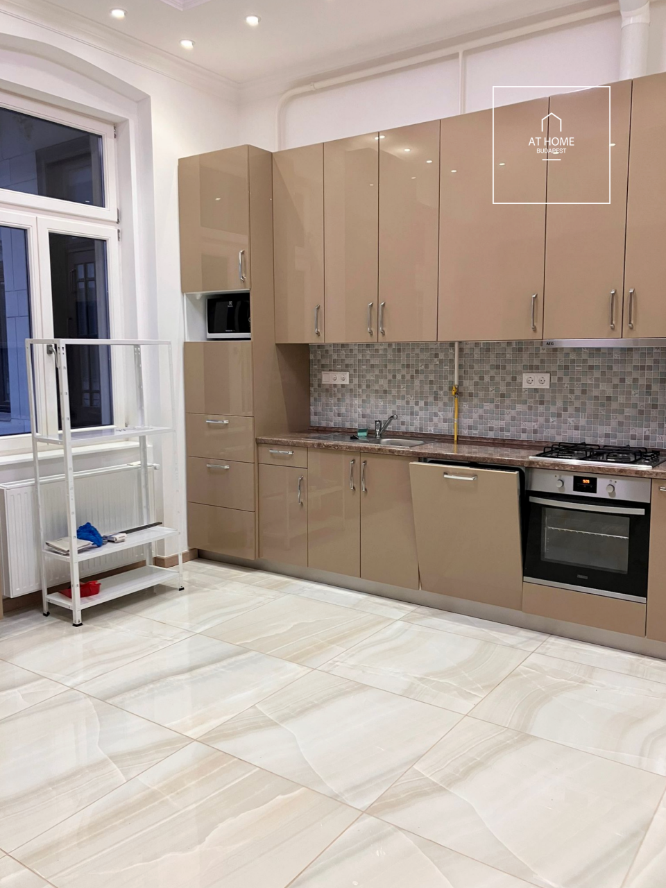 Renovated two-bedroom apartment in District I, Castle District