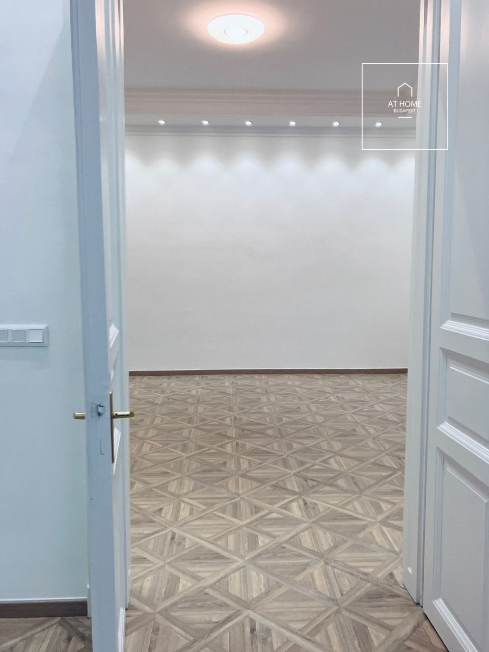 Renovated two-bedroom apartment in District I, Castle District