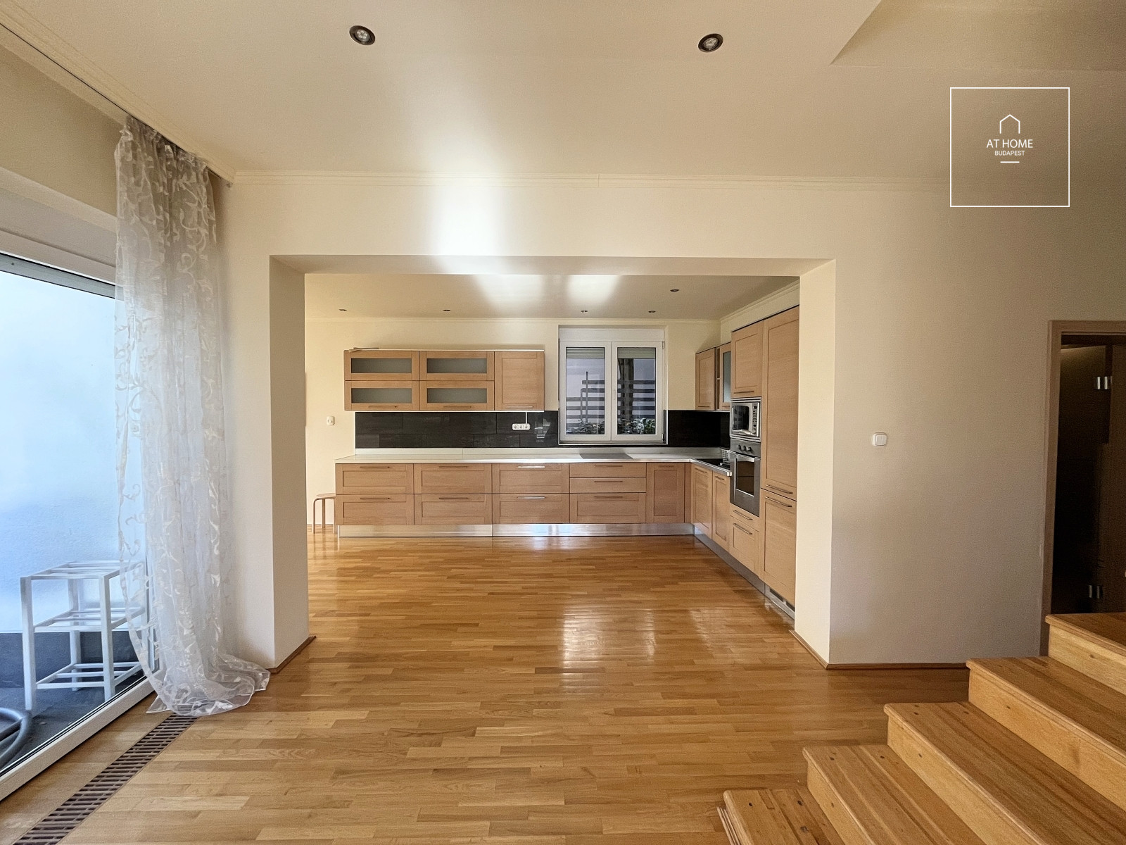 Renovated Family Home with Panoramic Views for Sale in Buda, District II/A – Walking Distance to the French School