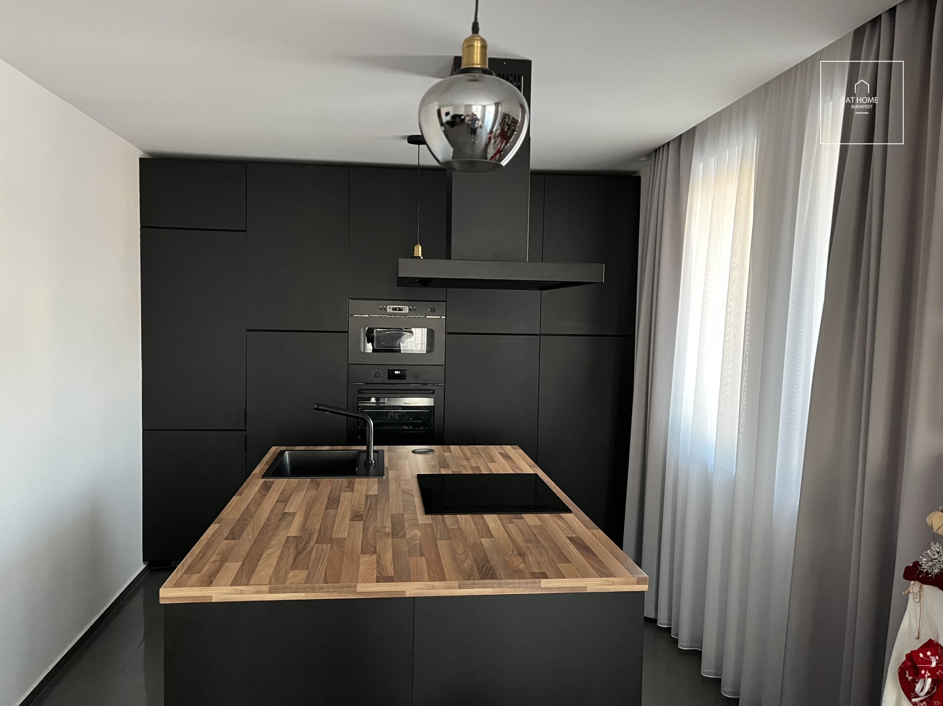 Panoramic apartment with terrace in Miskolc, Aulich Residential Park