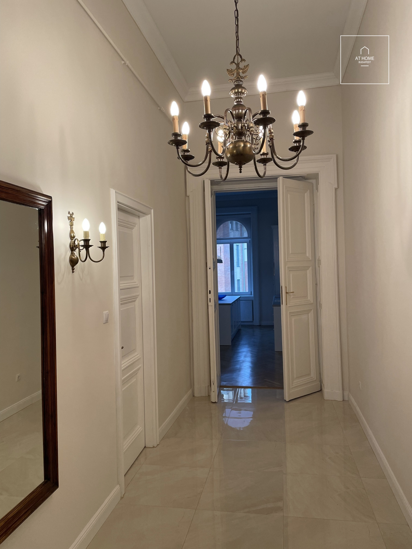 Elegant apartment for rent, Budapest District V, Downtown