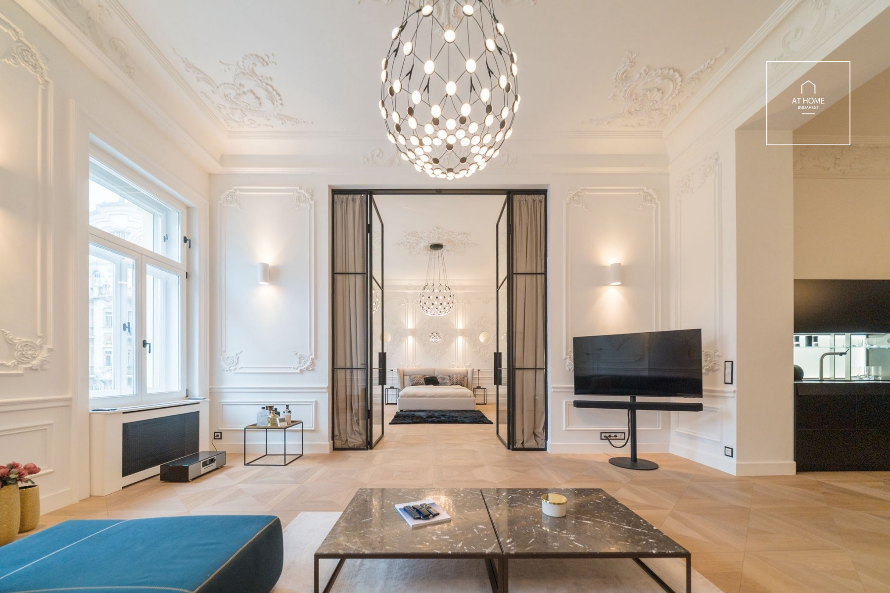 Renovated 122 sqm luxury apartment with 2 bedrooms in Budapest’s 5th district, Lipótváros