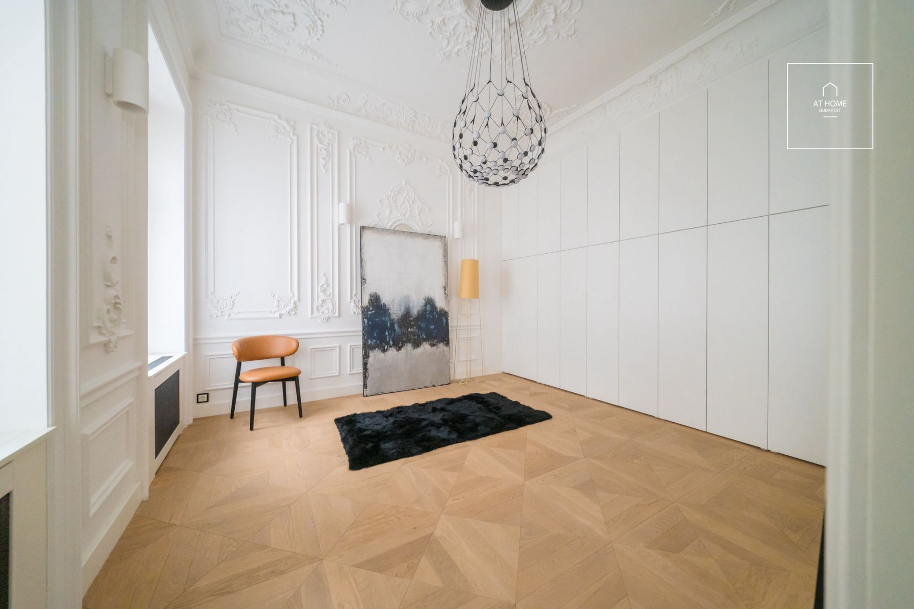 Renovated 122 sqm luxury apartment with 2 bedrooms in Budapest’s 5th district, Lipótváros