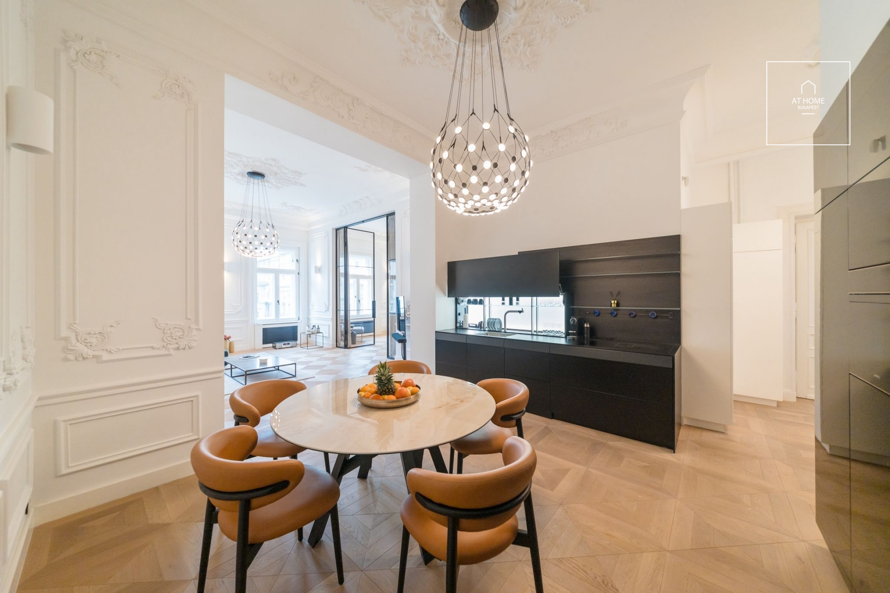 Renovated 122 sqm luxury apartment with 2 bedrooms in Budapest’s 5th district, Lipótváros