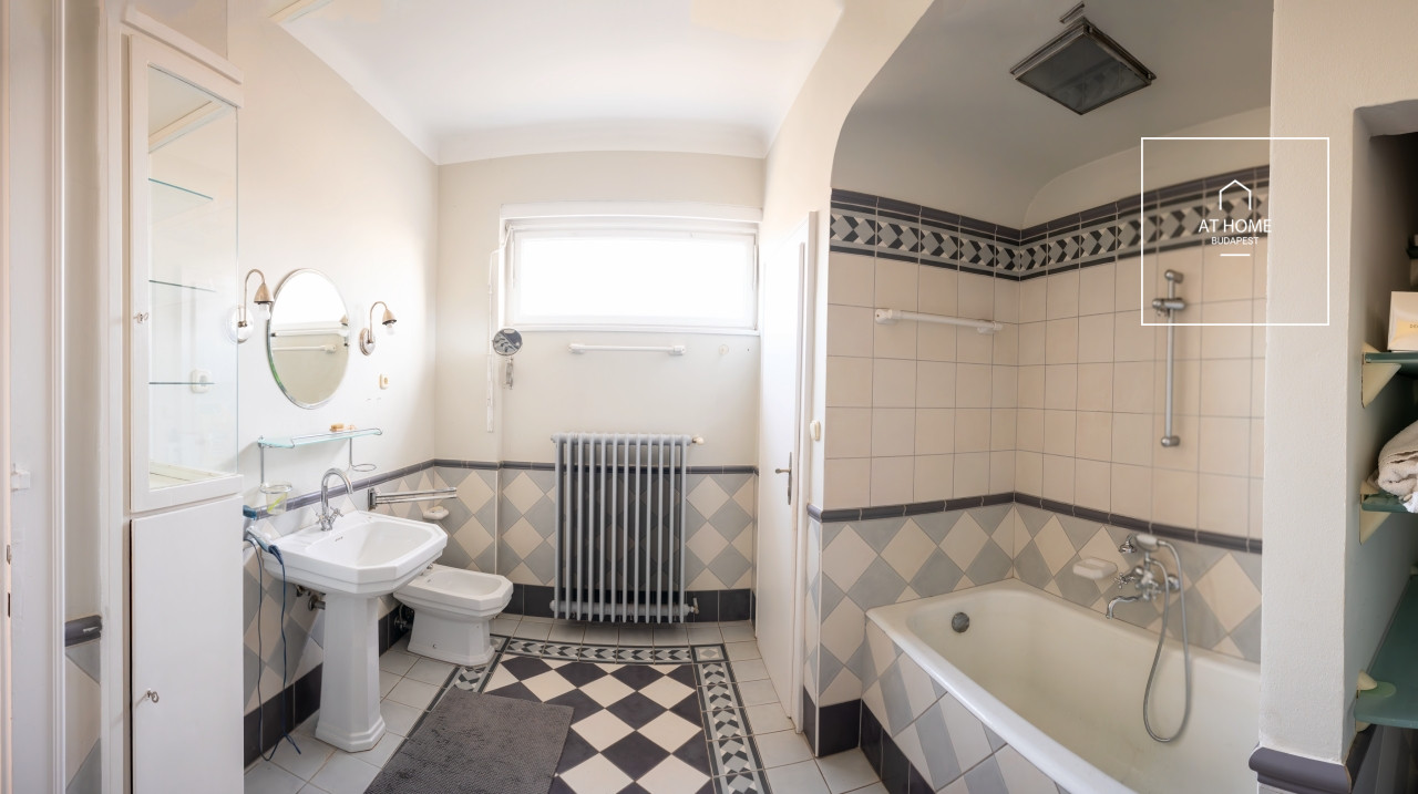 Panoramic 220 sqm Villa Apartment in District II, Rózsadomb