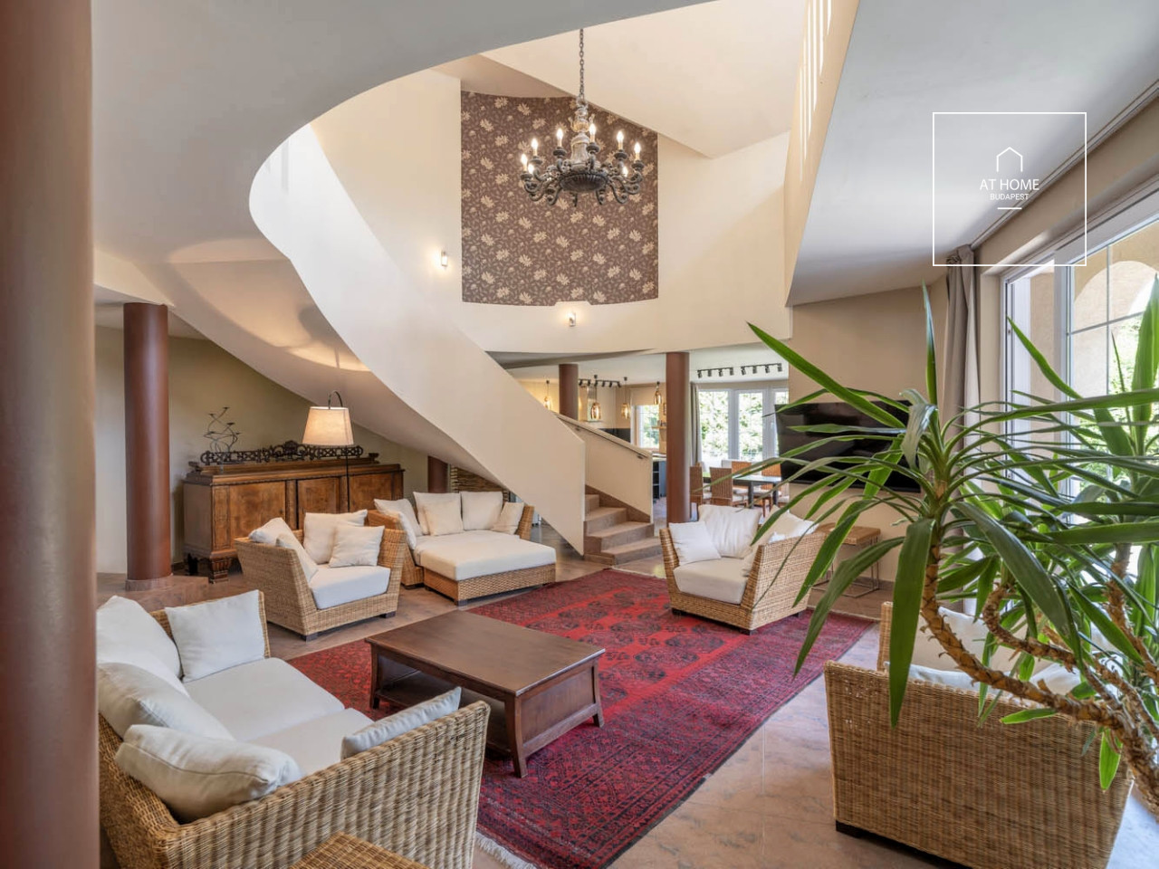 Elegant detached house in Budajenő