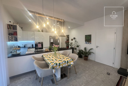 Charming 4-bedroom apartment with a terrace in District II, Pasarét