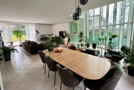 350 sqm, 4-story semi-detached house in District II, Széphalom