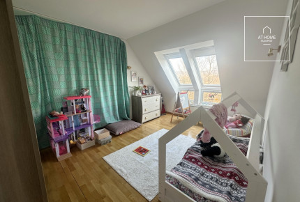350 sqm, 4-story semi-detached house in District II, Széphalom