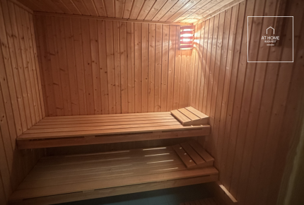 350 sqm, 4-story semi-detached house in District II, Széphalom