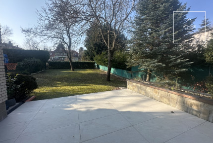 350 sqm, 4-story semi-detached house in District II, Széphalom