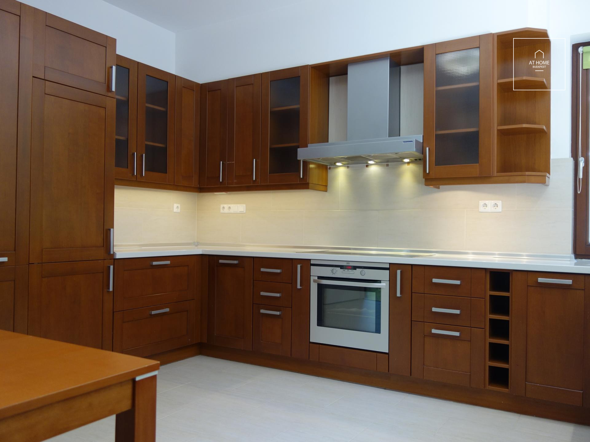 Nice detached house in Budapest in the outskirts of the 2nd district