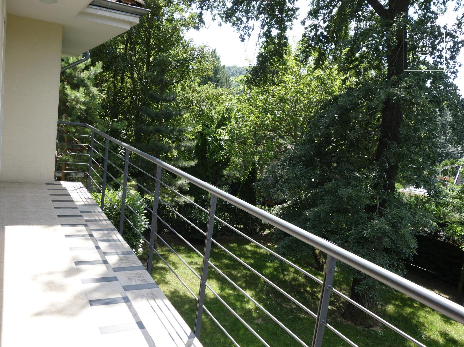 Nice detached house in Budapest in the outskirts of the 2nd district