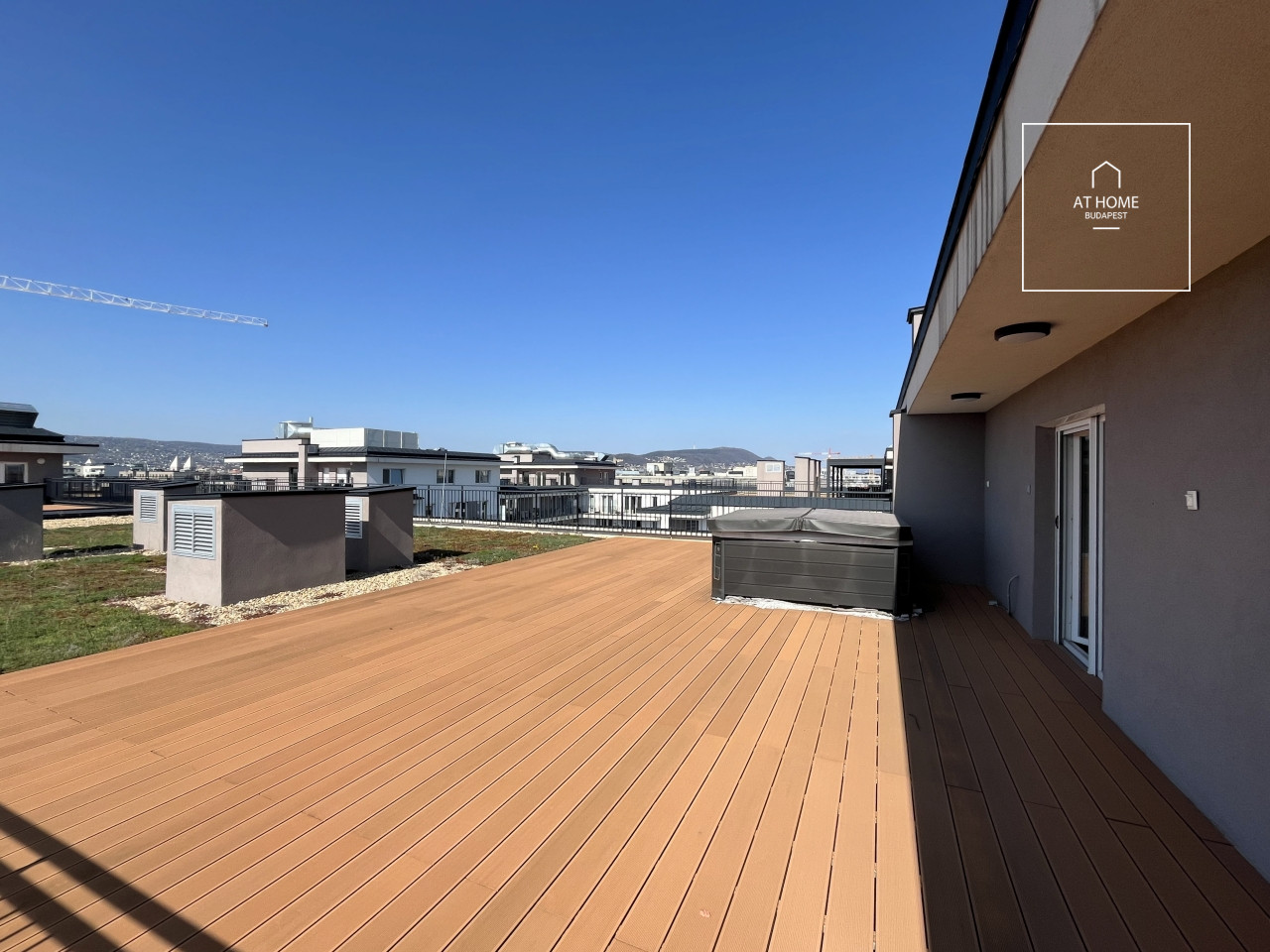 A newly built penthouse apartment for sale in Budapest, District XIII, Lőportárdűlő.