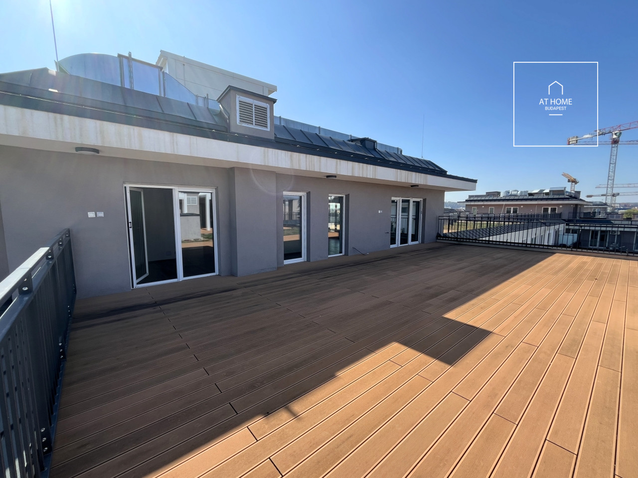 A newly built penthouse apartment for sale in Budapest, District XIII, Lőportárdűlő.
