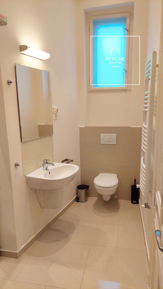 Exlusive 2-Bedroom Apartment with Panoramic view to the Danube for Rent in District V, Lipótváros