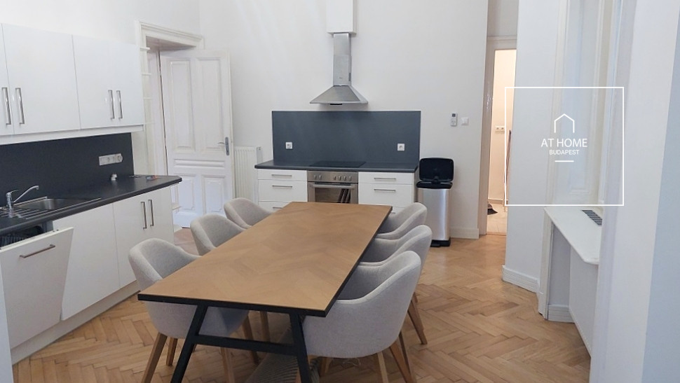 Exlusive 2-Bedroom Apartment with Panoramic view to the Danube for Rent in District V, Lipótváros