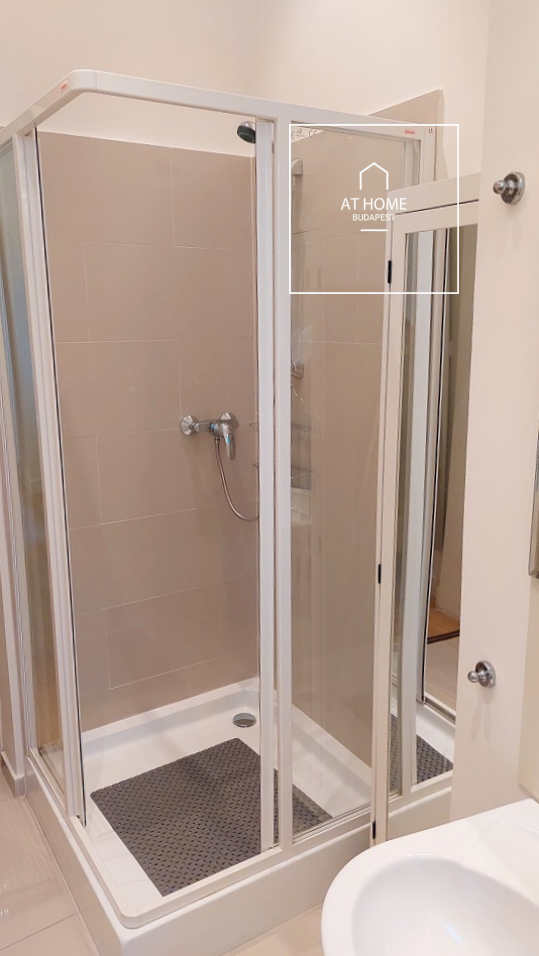 Exlusive 2-Bedroom Apartment with Panoramic view to the Danube for Rent in District V, Lipótváros