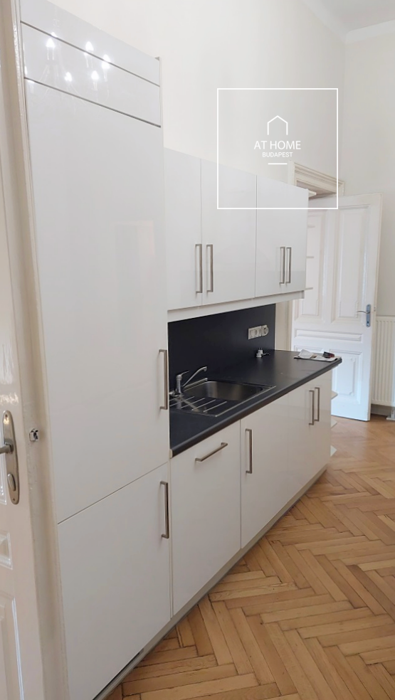 Exlusive 2-Bedroom Apartment with Panoramic view to the Danube for Rent in District V, Lipótváros
