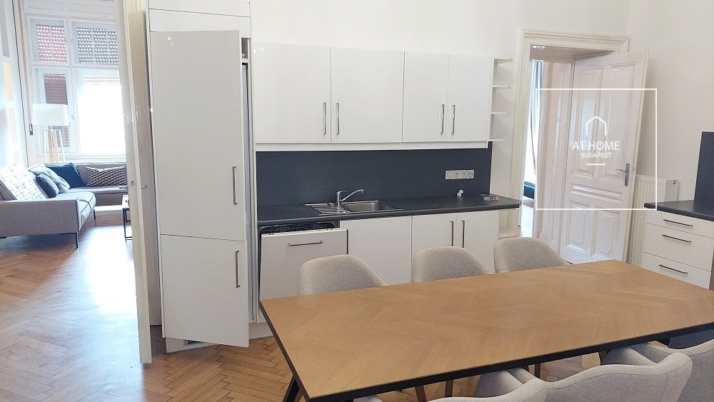 Exlusive 2-Bedroom Apartment with Panoramic view to the Danube for Rent in District V, Lipótváros