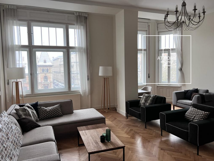 Exlusive 2-Bedroom Apartment with Panoramic view to the Danube for Rent in District V, Lipótváros