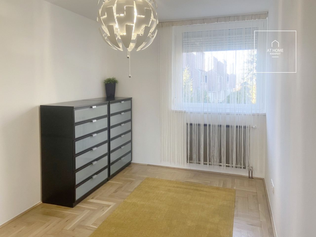 In the 2nd district of Budapest, in Rézmál, 85 sqm apartment with a terrace for rent with a panoramic view of the city.