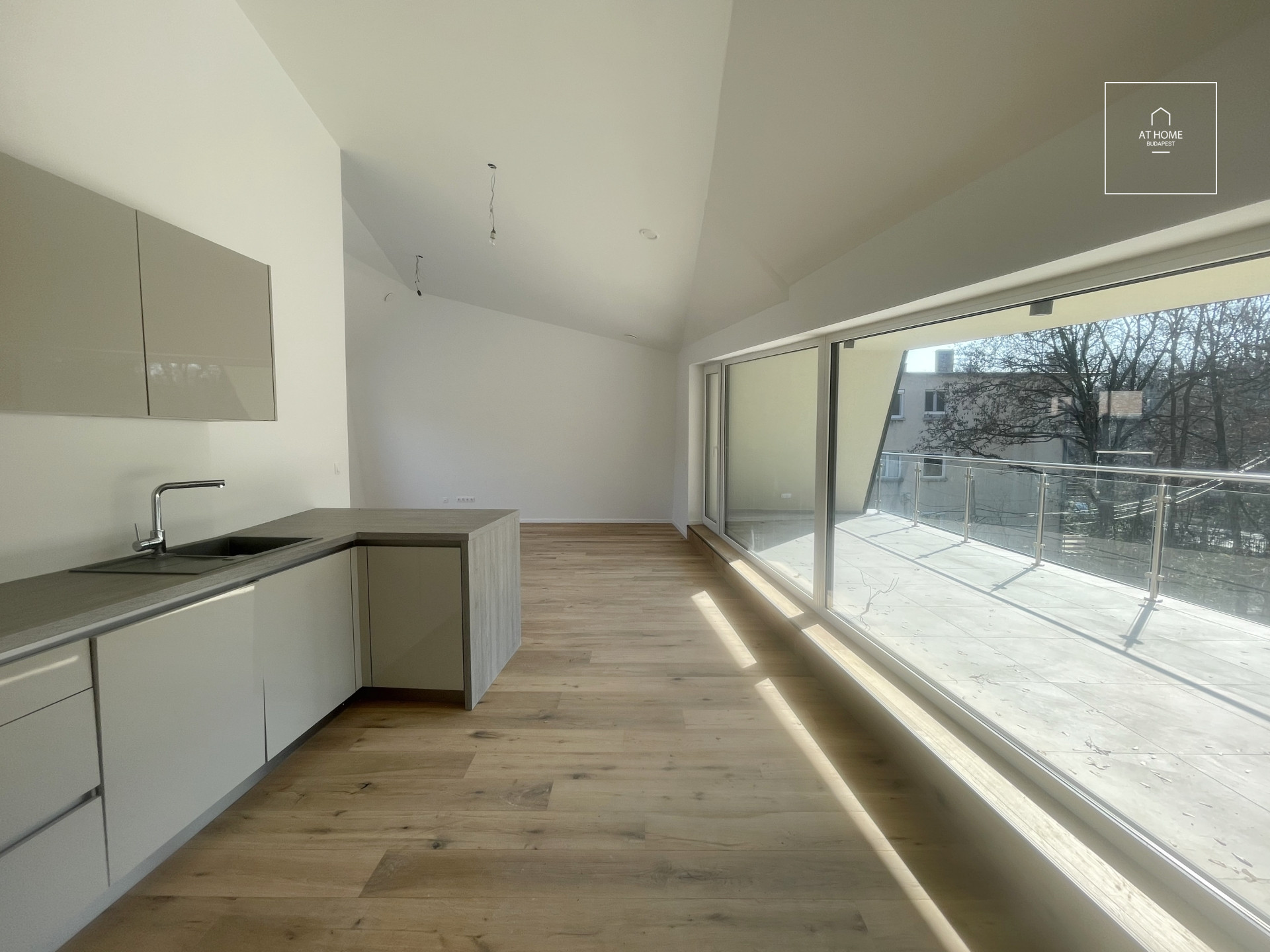 Newly-built luxury penthouse for sale in 2nd district, Budapest