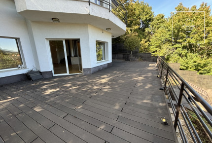 Renovated Panoramic Family Home in District II/A, Máriaremete