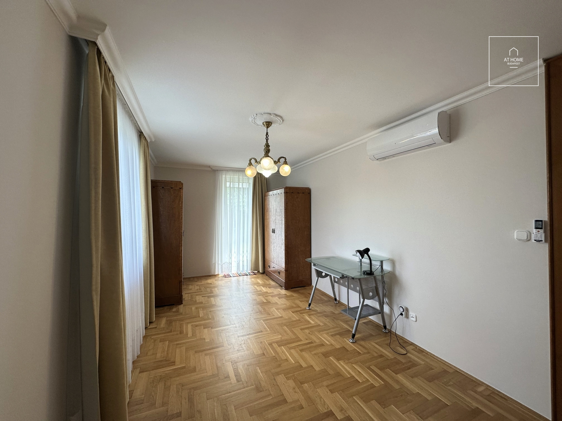 Exclusive Apartment with Garden and 2 Parking Spaces in District II