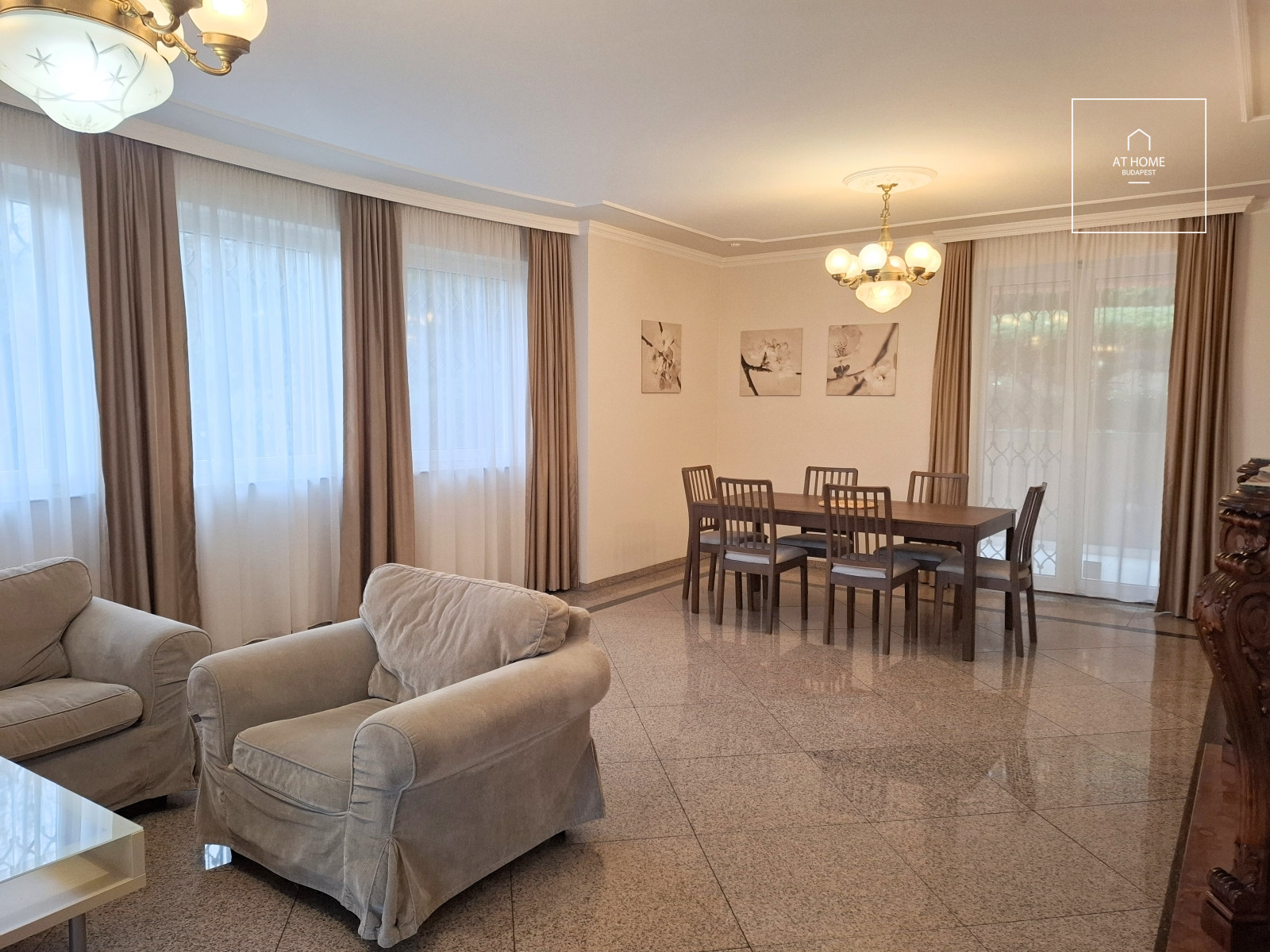 Exclusive Apartment with Garden and 2 Parking Spaces in District II
