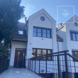 Well-located townhouse with a large terrace, 2nd District, Csatárka