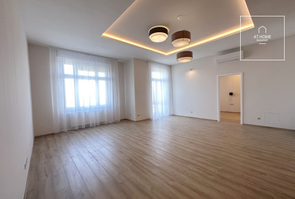 Renovated 3-Bedroom Apartment in District VII, Erzsébetváros