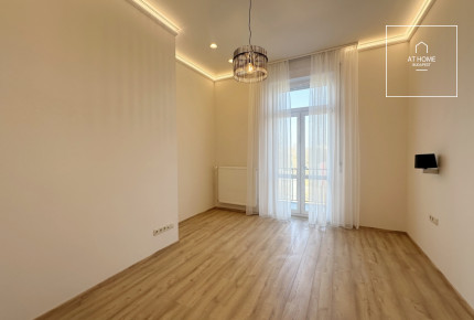 Renovated 3-Bedroom Apartment in District VII, Erzsébetváros