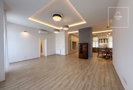 Renovated 3-Bedroom Apartment in District VII, Erzsébetváros