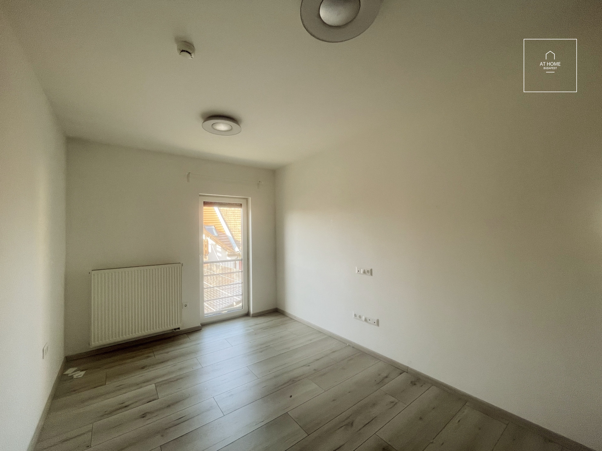 A two-generation apartment with a garden connection is for sale in Rákosszentmihály, Budapest