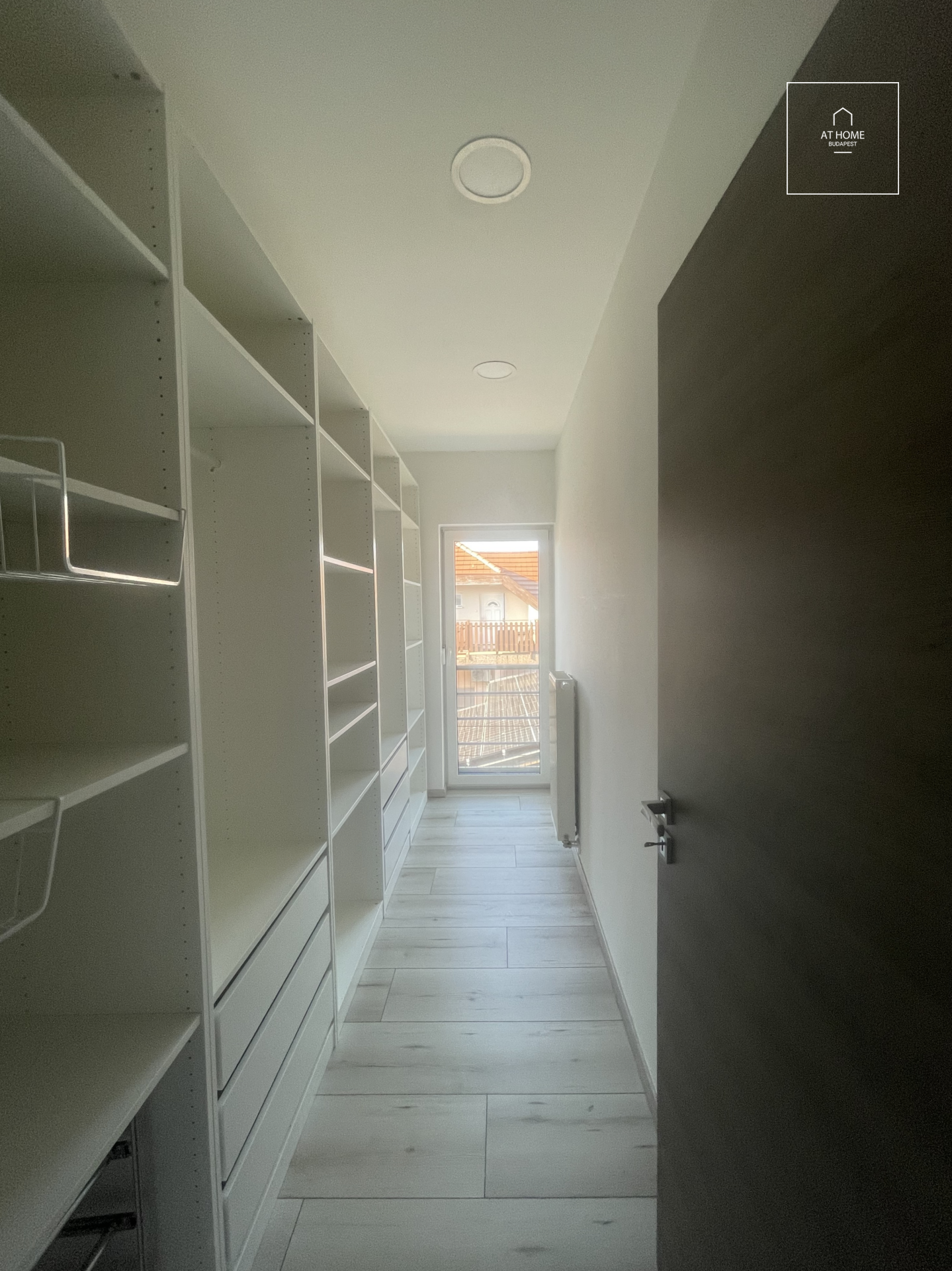 A two-generation apartment with a garden connection is for sale in Rákosszentmihály, Budapest