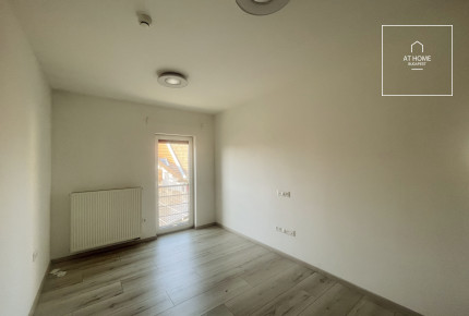 A two-generation apartment with a garden connection is for sale in Rákosszentmihály, Budapest