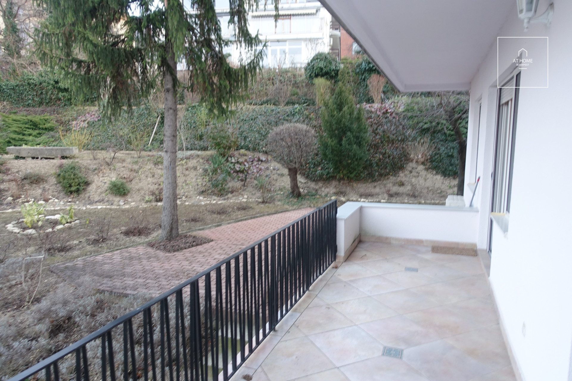 81 sqm, two-bedroom apartment is for rent in the 1st district, with a magnificent view of the Danube