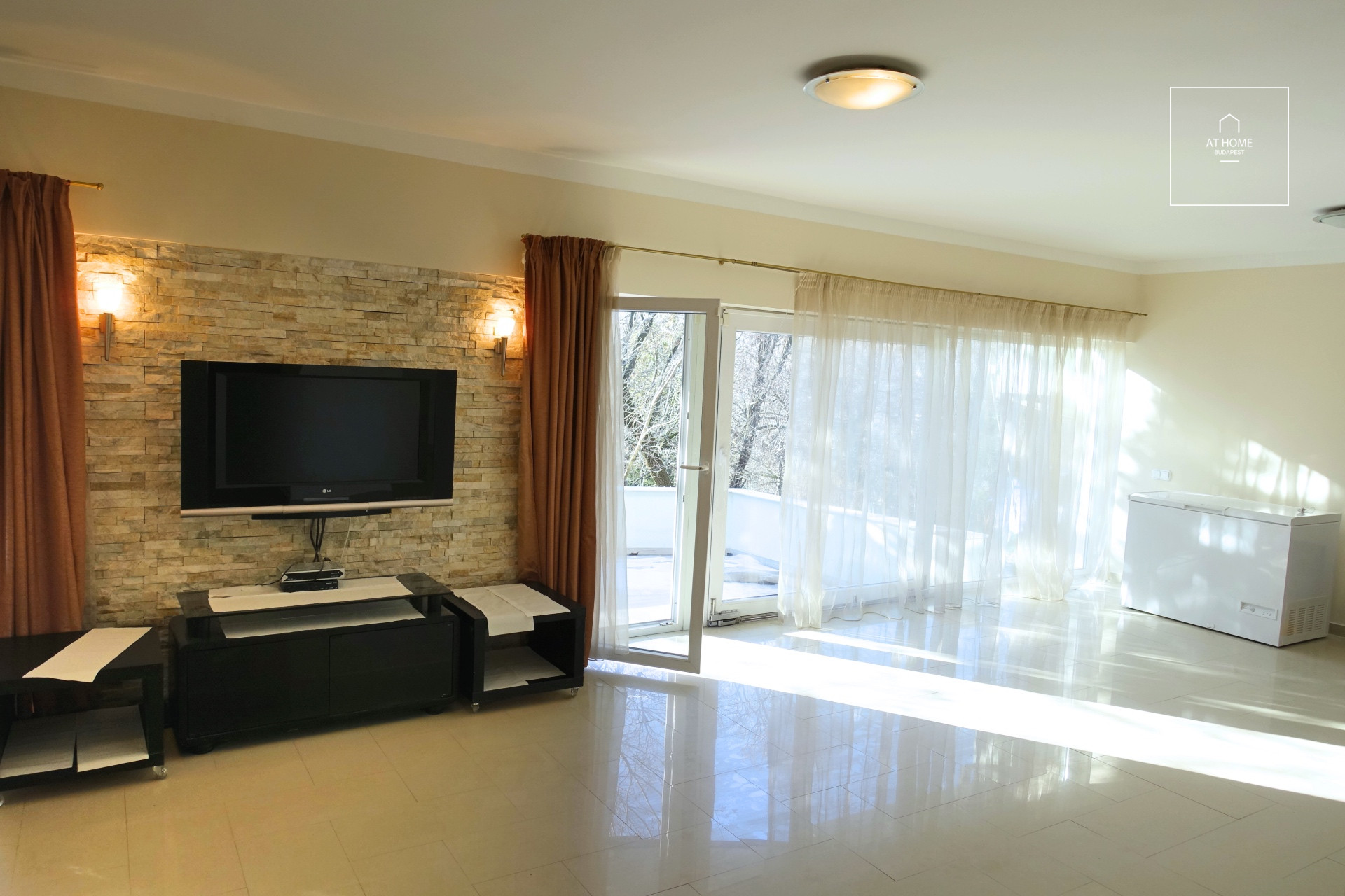 Wonderful semi-detached house for rent Budapest II. district, Csatárka