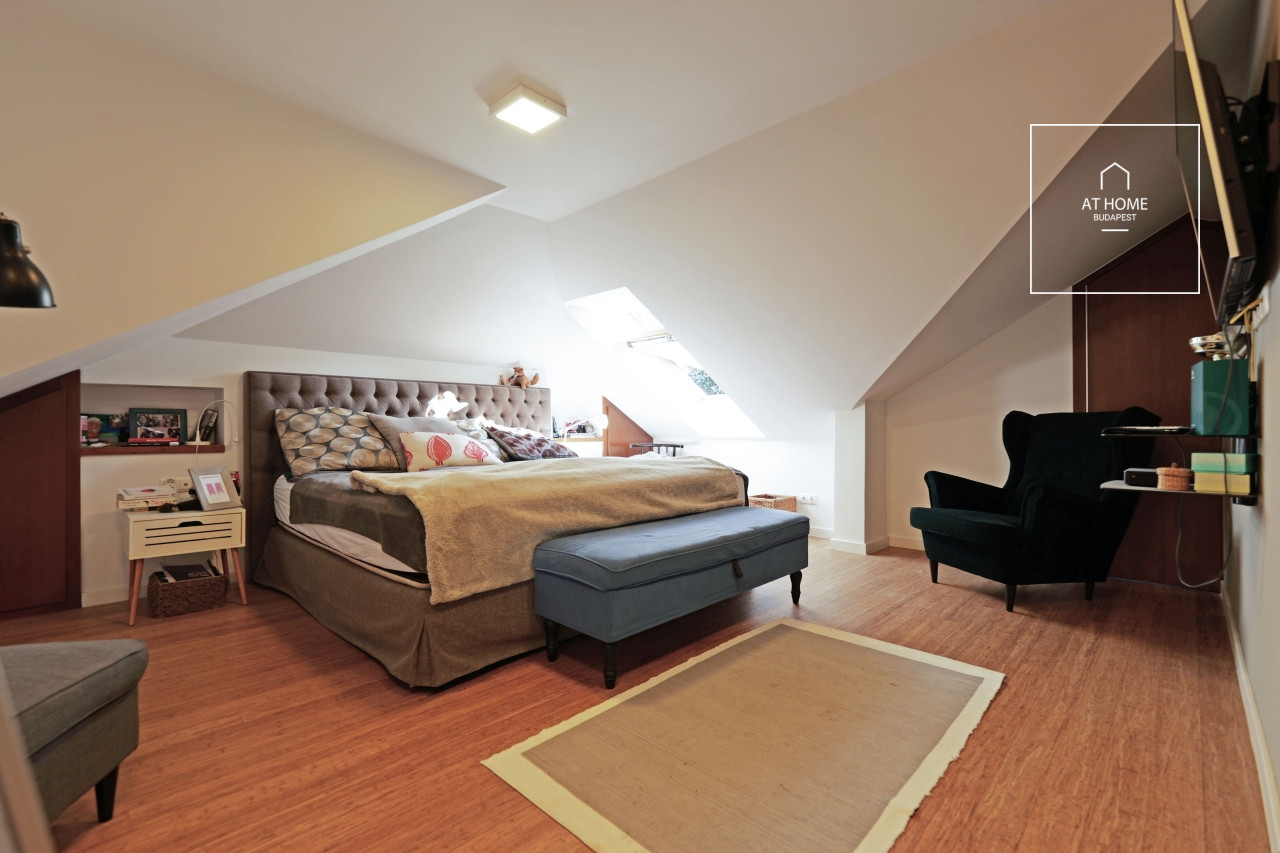 Három szintes családi ház hatalmas kerttel, Szentendre