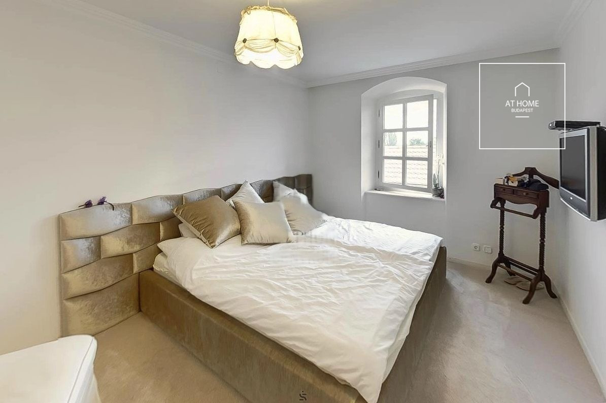 Three-Story, 5-Bedroom Family Home with Swimming Pool in Downtown Szentendre